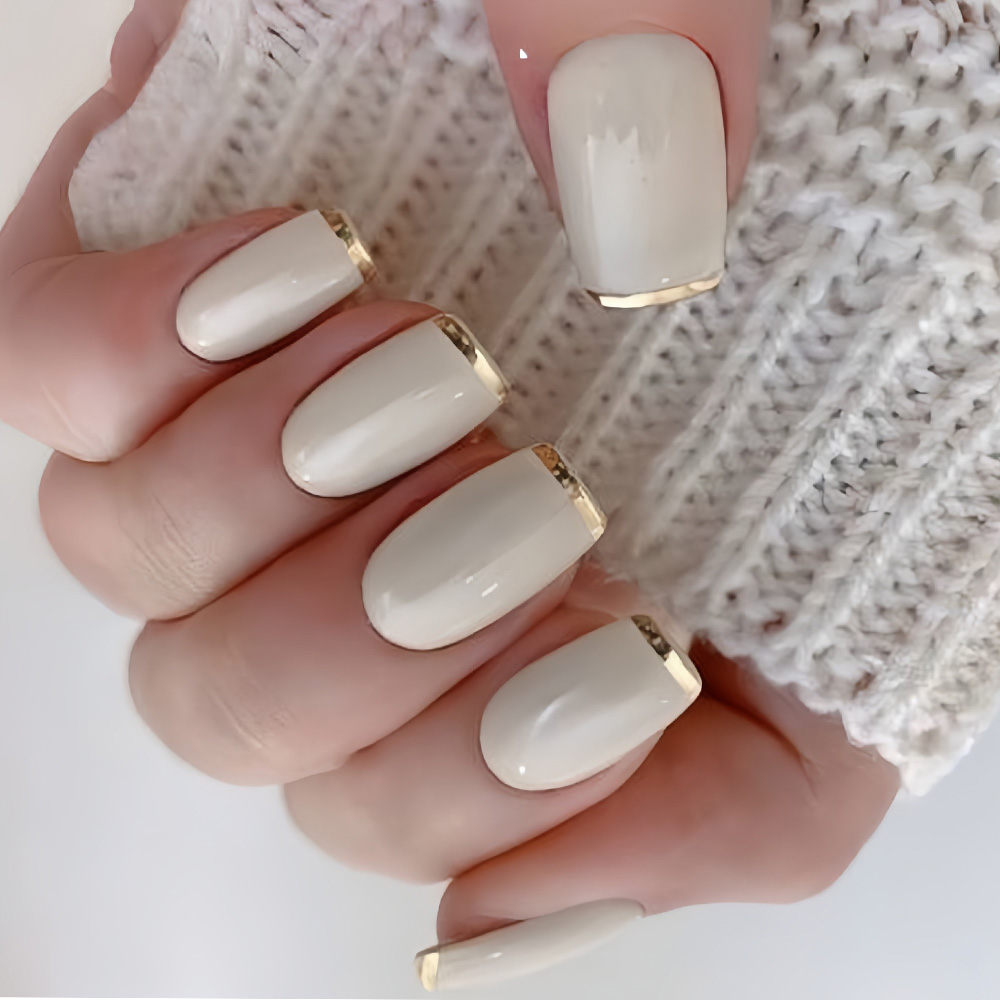 Nail Art French Nails - Unghie finte di media lunghezza per