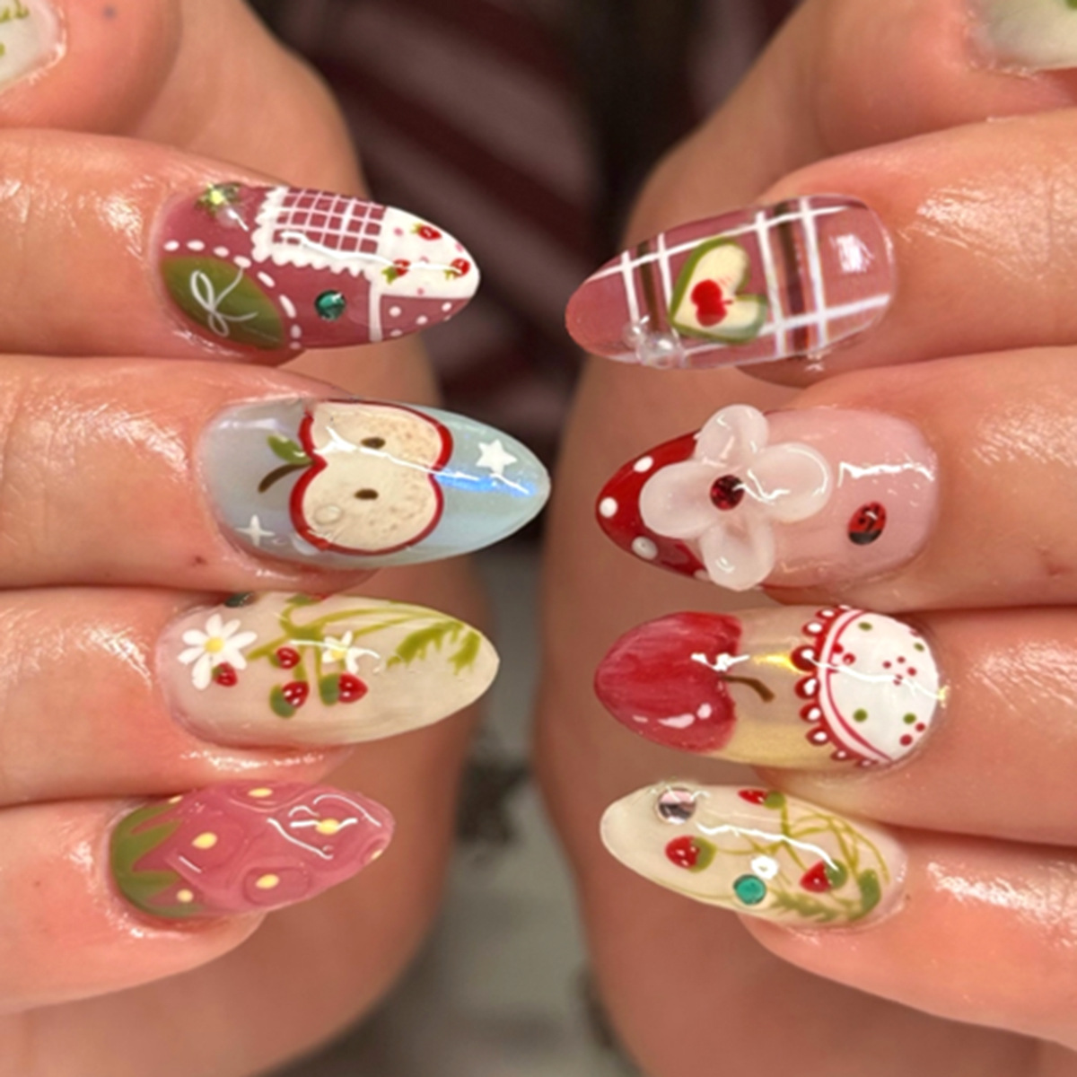 Set di 24 Unghie Finte Lunghe  - Nail Art French Nails recensione e prezzo