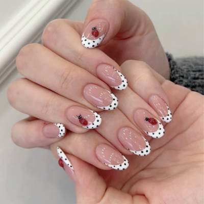 Set di 24 Unghie Finte a Mando - Nail Art French Nails recensione e prezzo