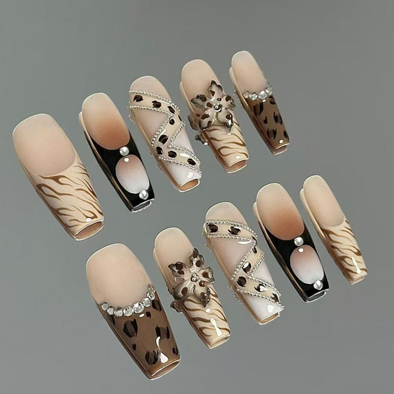 10 Pezzi Unghie Finte Francesi - Nail Art French Nails recensione e prezzo